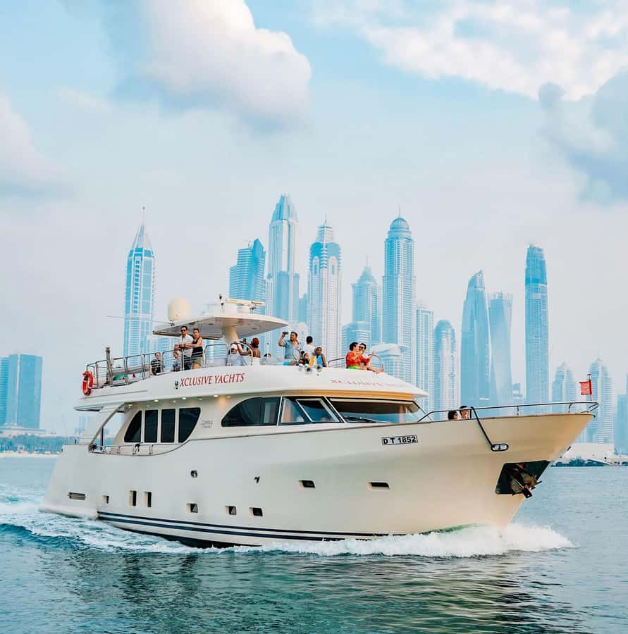 Dubai: Instagrammable Yacht Tour with Drinks & Ain/JBR Views - Key points to know before you book