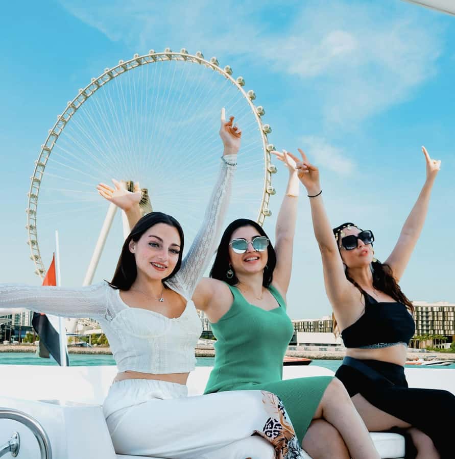 Dubai: Instagrammable Yacht Tour with Drinks & Ain/JBR Views - Who will enjoy this most?