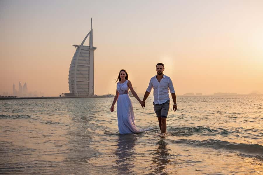 Dubai Photo Shoot with a Personal Travel Photographer - Is $296 good value for your group?