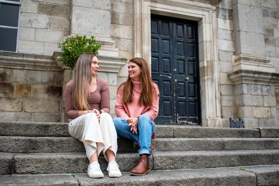 Dublin: Private Photo Experience - Temple Bar brings color and character
