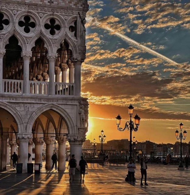 Early Morning Photo Tour and Breakfast in a Luxury Location - Breakfast at Florian after the camera work
