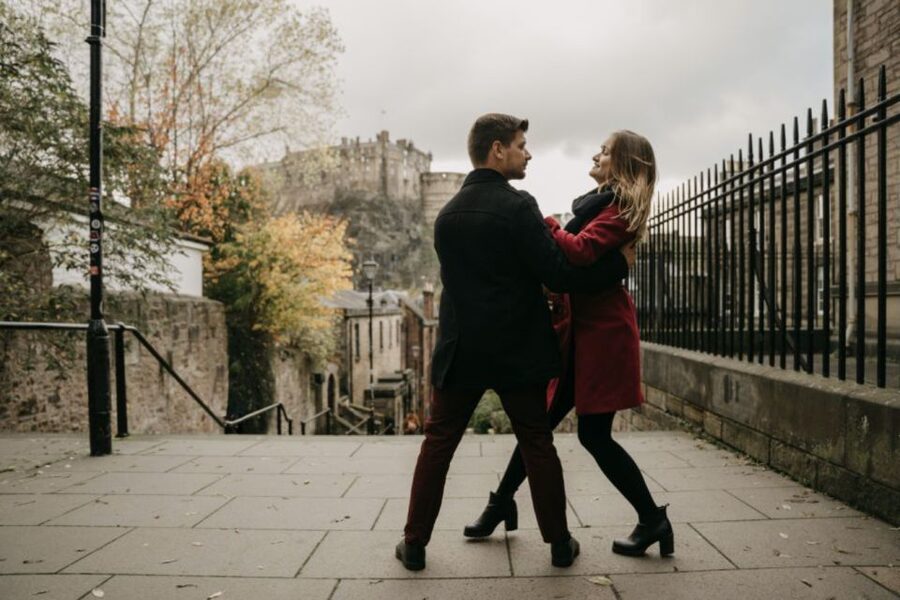 Edinburgh: Photo Shoot with a Private Vacation Photographer - Booking advice for a smoother shoot