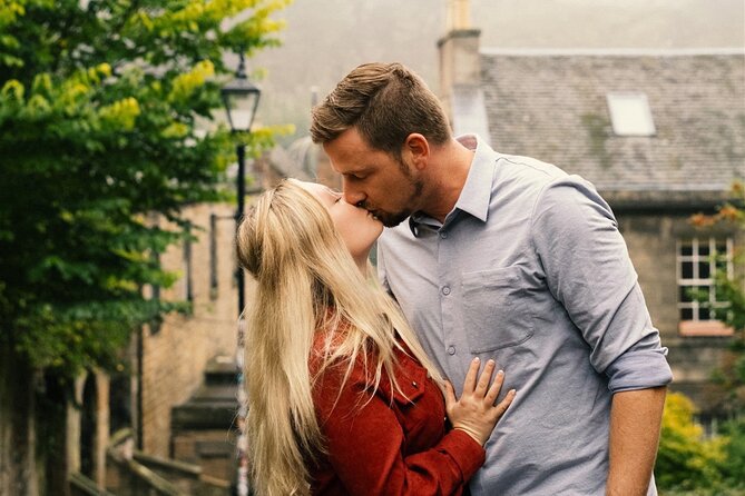 Edinburgh Photoshoot for Couples, Families & Solo Travellers - Old Town Stone, Castle Views, and City Character