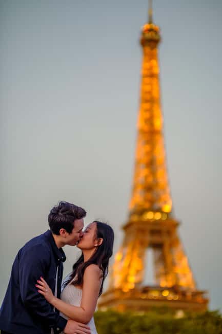 Eiffel Tower privat Photoshoot - Is $175 good value for your group?