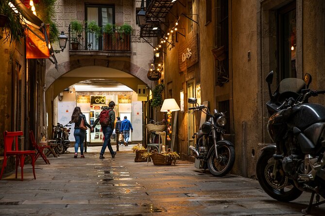 Elevate Your Photography - Barcelona Private Tour & Workshop - Sant Felip Neri and Barcelona Cathedral