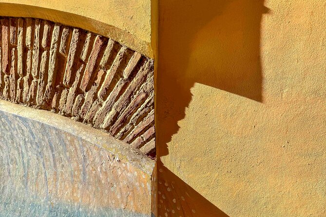 Excellent Private Photography Walking Tour & Workshop in Valencia - Starting among the paths at Jardins de Monforte
