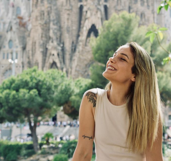 Explore Barcelona by Bike & Photo Shooting - Casa Batlló and Barcelona’s Modernisme