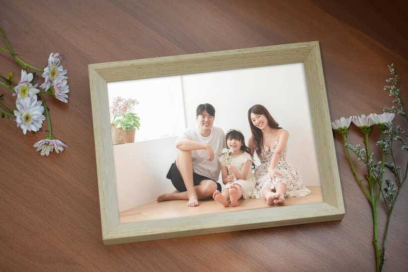 Family, Couple, and Group Photoshoot in Seoul - A good fit for couples, families, and private groups