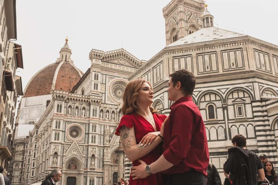Florence: Amazing Photoshoot at the Duomo! - The photographers and the human touch