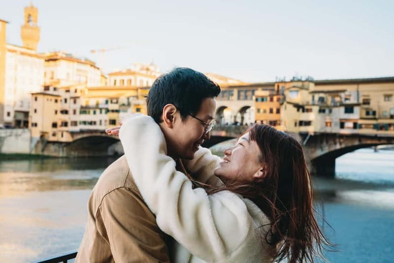 Florence: Classics Photoshoot with Ponte Vecchio Bridge - Timing, weather, and practical planning