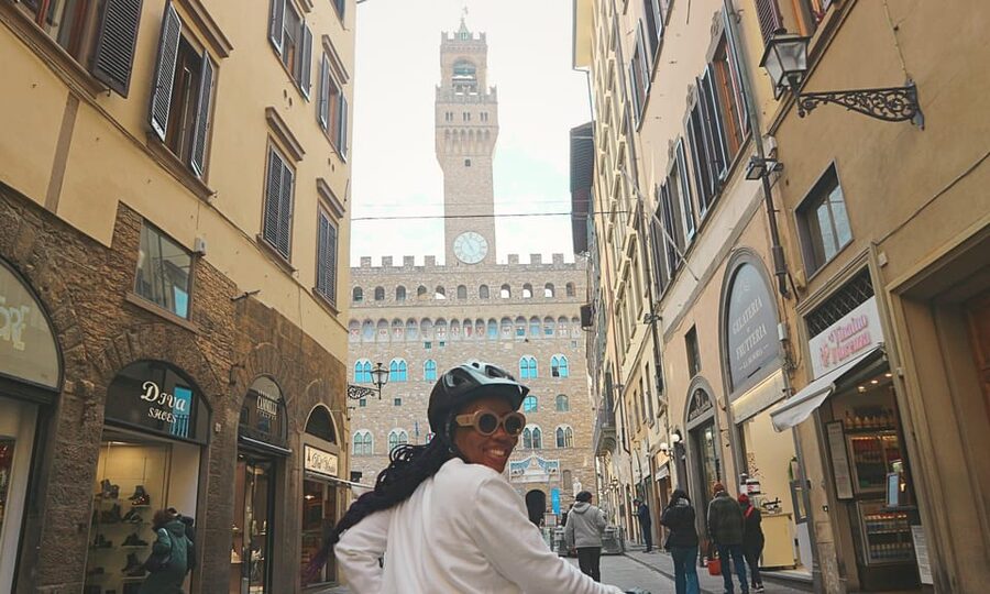 Florence Premium E-Bike Tour + Photo Shoot and Tastings - Pitti Palace, Ponte Vecchio, and Palazzo Vecchio