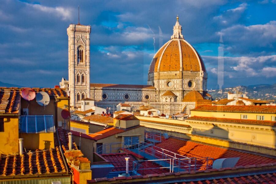 Florence: Private Photo Walking Tour - Piazza della Repubblica and the first camera lesson
