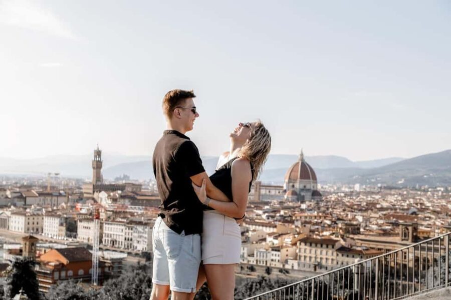 Florence: Private Photoshoot at Piazzale Michelangelo - Who should book this photoshoot?