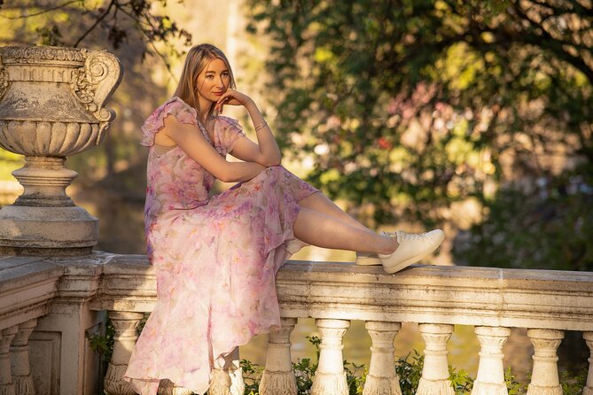 Flying Dress Photoshoot in Madrid - Plaza de Oriente: space for movement