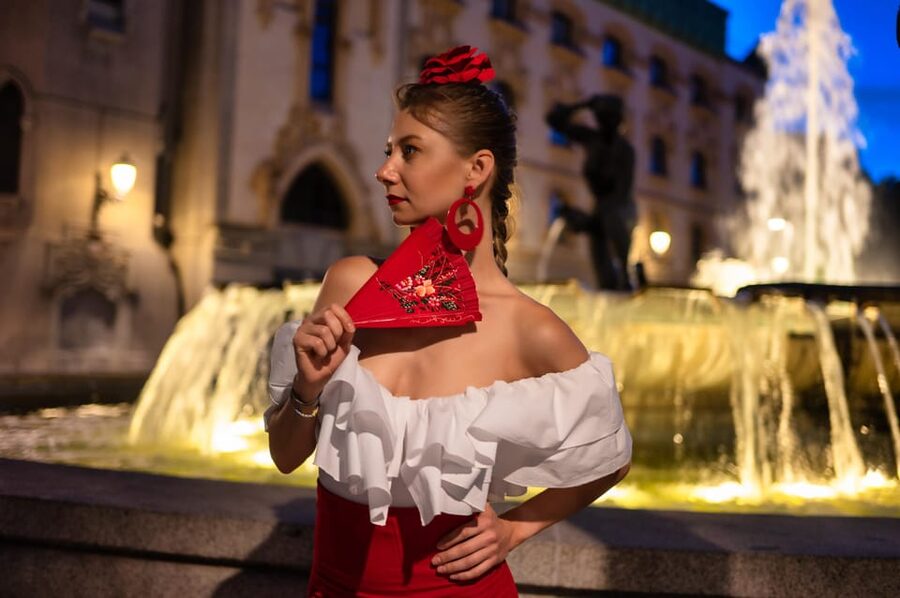 Flying Dress Photoshoot in Madrid - What the photographer and stylist add