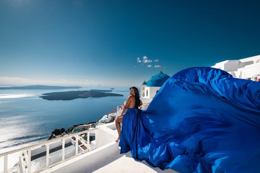 Flying dress Photoshoot in Santorini with Hotel Pickup - Key points at a glance