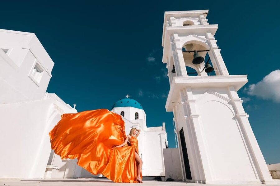 Flying dress Photoshoot in Santorini with Hotel Pickup - Changing in comfort before the camera comes out