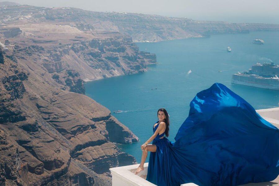 Flying dress Photoshoot in Santorini with Hotel Pickup - What the $141 price includes