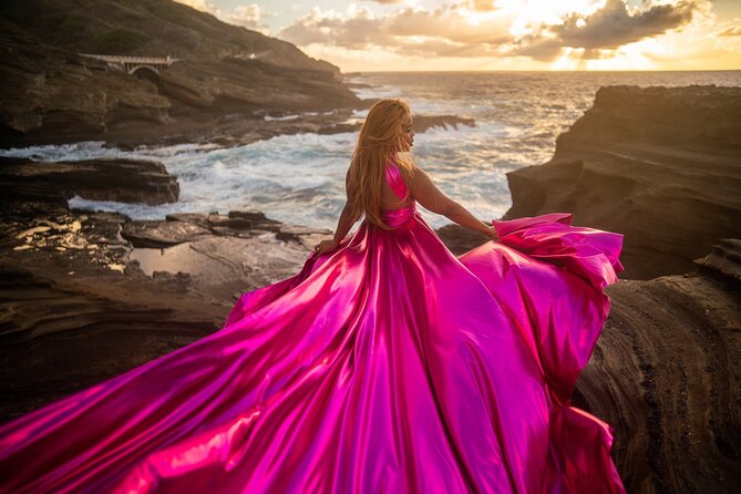 Flying Dress Photoshoot on Oahu - Learning to work the flying dress