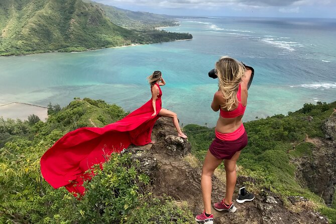 Flying Dress Photoshoot on Oahu - Who will enjoy this most