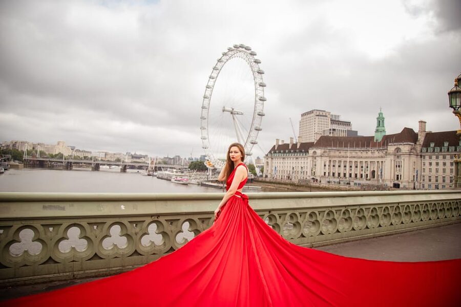 Flying dress professional photoshoot with pro photographer - What happens at Big Ben