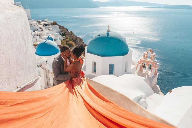 Flying Dress Santorini Photoshoot - Meeting near the Oia bus stop