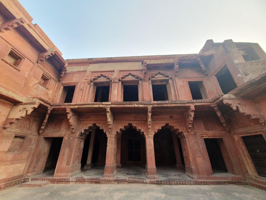 From Delhi: Taj Mahal Tour with Professional Photographer - Small details to settle before booking