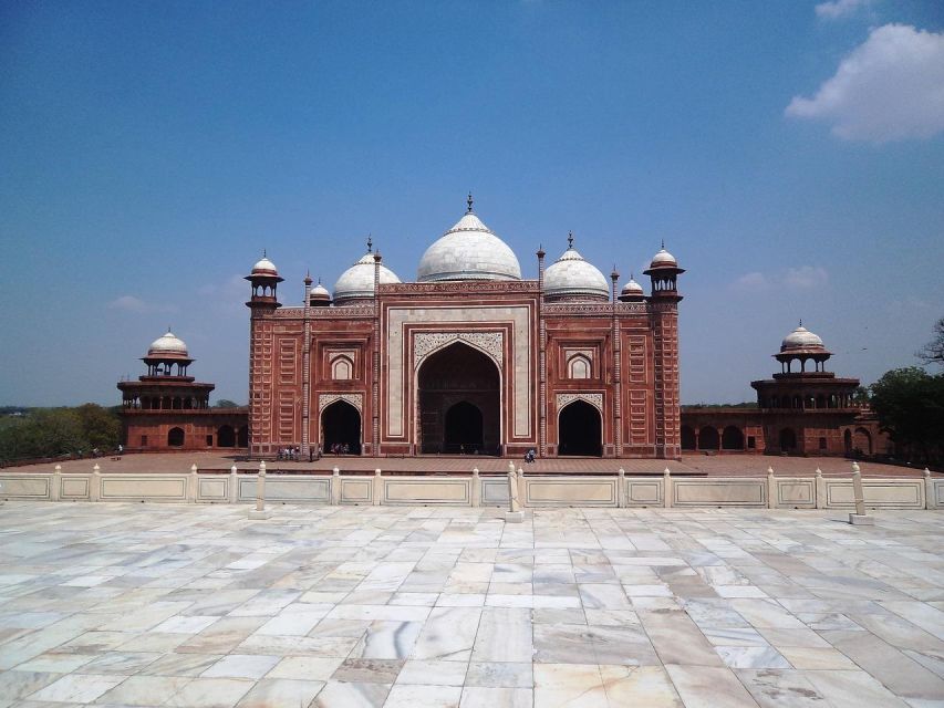 From Delhi: Taj Mahal Tour with Professional Photographer - Agra Fort adds Mughal history and scale