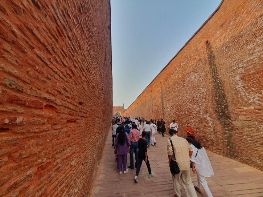 From Delhi: Taj Mahal Tour with Professional Photographer - Who should book this experience