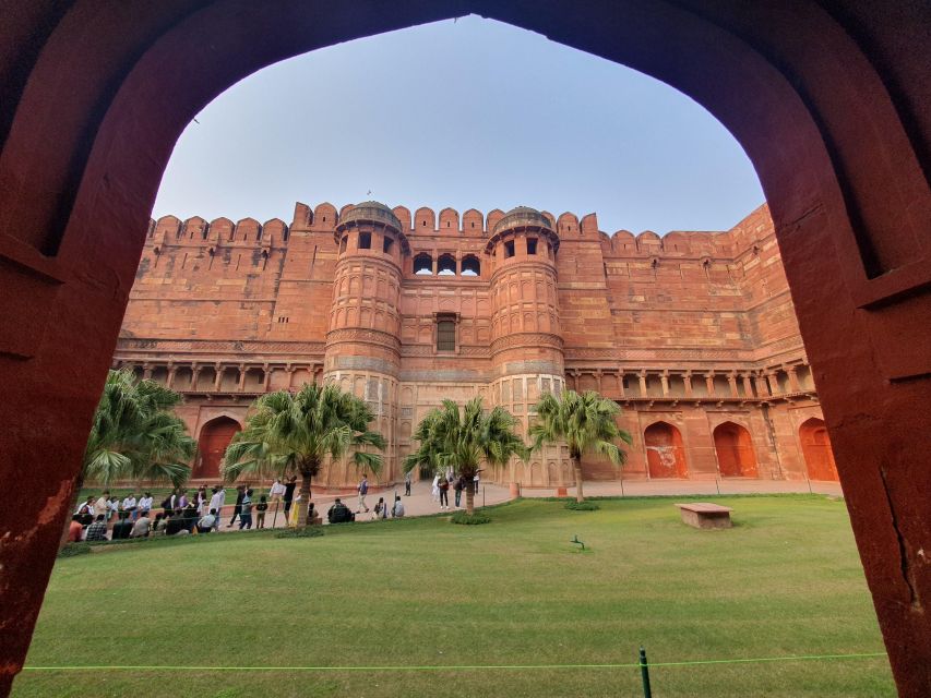 From Delhi: Taj Mahal Tour with Professional Photographer - Who should book this Agra trip