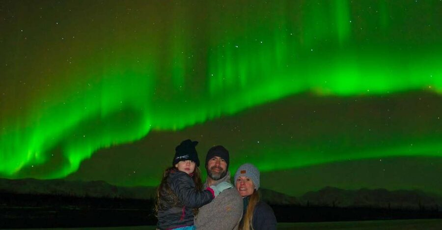 From Fairbanks: Northern Lights Aurora Tour with Photography - Getting out under the Aurora