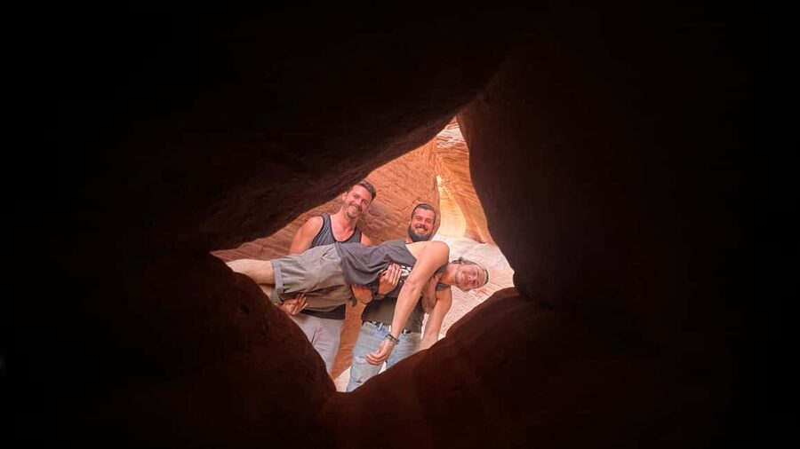 From Kanab: 3-Hour Peek-a-Boo Slot Canyon Hiking/Photo Tour - What $119 buys you