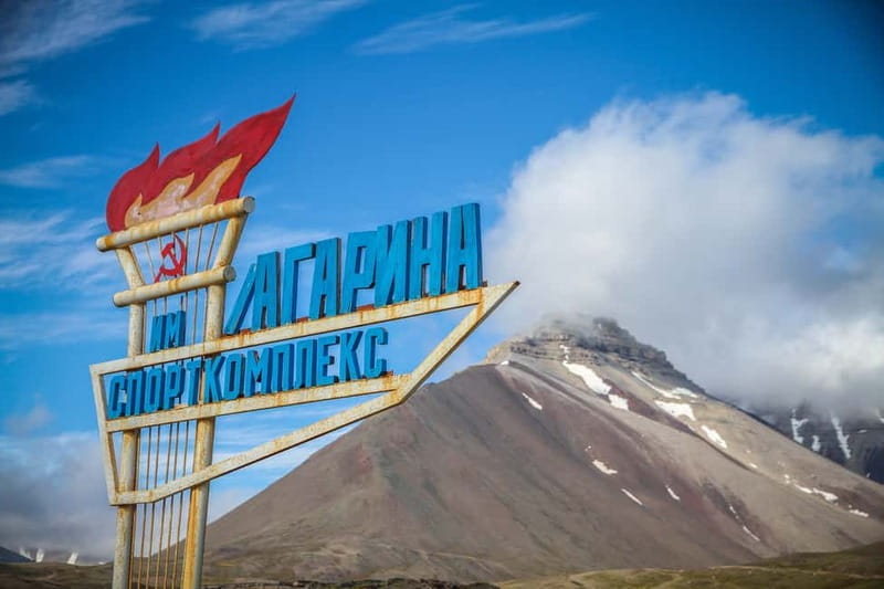From Longyearbyen: Pyramiden Private Photo Tour w/ Transfer - Why Pyramiden feels unlike a normal sightseeing stop