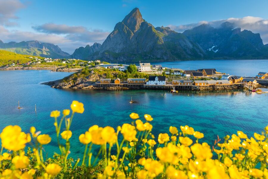 From Svolvaer: 2- Day Lofoten Highlights Photo Tour - Day two: Haukland Beach, Henningsvaer, and northern viewpoints