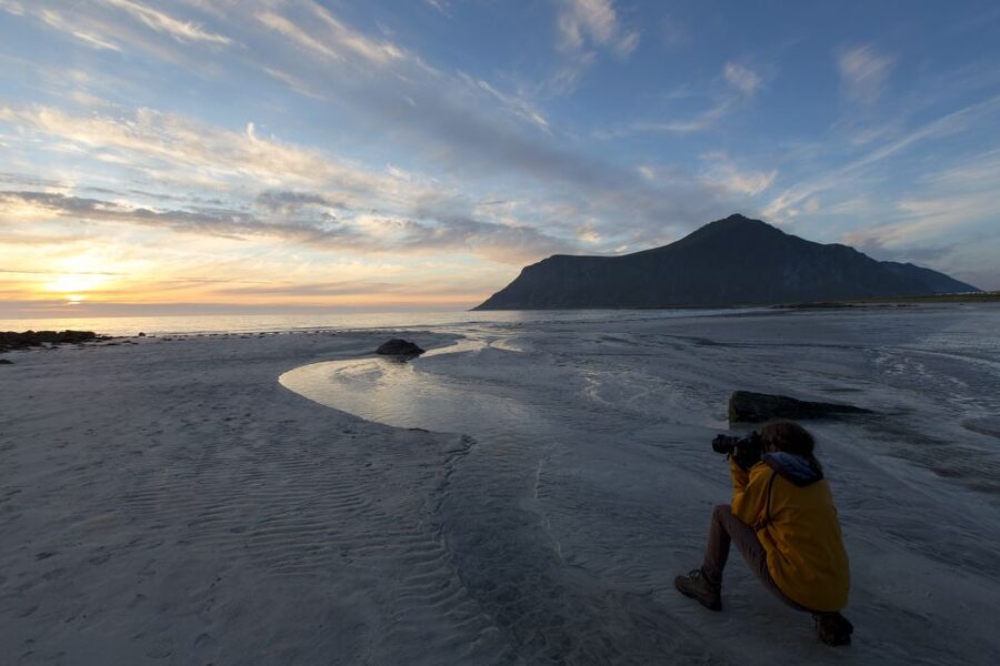 From Svolvær: Midnight sun tour with a photographer - Booking, Cancellation, and What to Bring