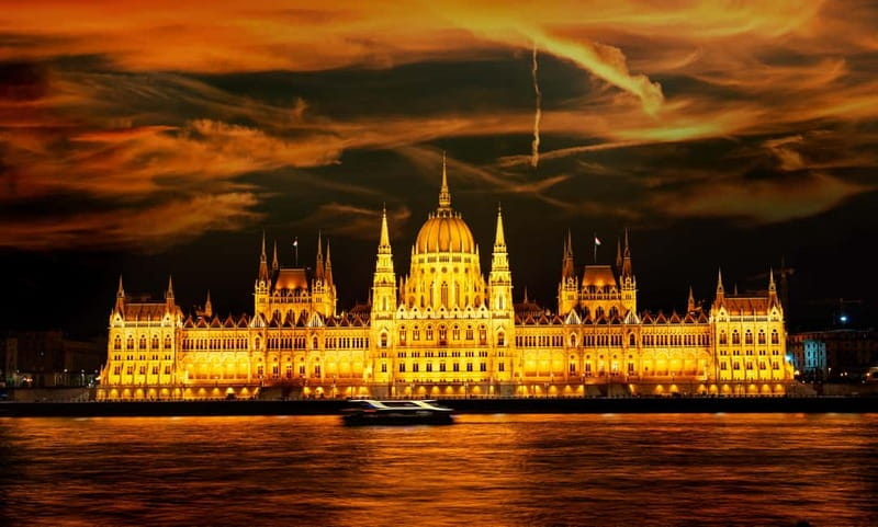 From Vienna: Bratislava& Budapest Day Tour with Photographer - Two capitals, one very long day
