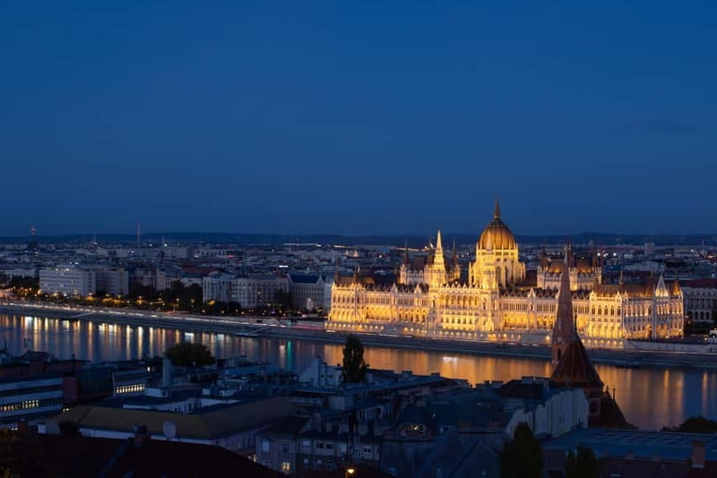 From Vienna: Bratislava& Budapest Day Tour with Photographer - The long road to Budapest