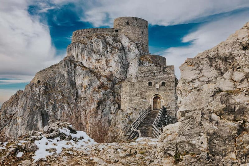 From Vienna: Bratislava& Budapest Day Tour with Photographer - Who should book this day trip?