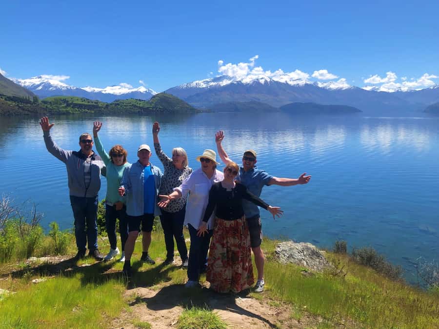 From Wanaka: Ruby Island 1-Hour Cruise and Photo Walk - Leaving Wanaka’s Lakefront