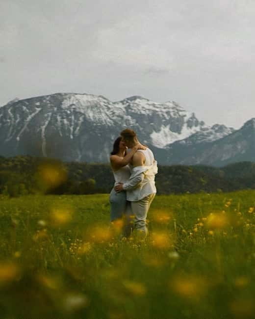 Füssen & Schwangau: Private Photoshoot Couples, Solo & Group - Natural direction for couples, solo visitors, and groups