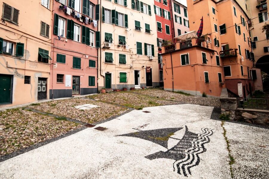 Genoa: Secret Corners Photography Tour and Traditional Snack - The local side of Genoa’s medieval center