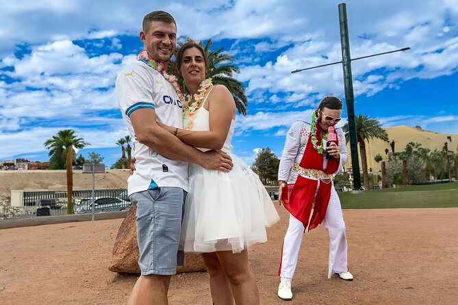 Get Married: Elvis Wedding + Las Vegas Sign + Photography - Practical details that can save you trouble