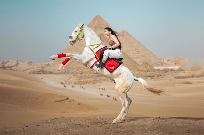 Giza Pyramids Photoshoot with Jumping Horse, Camel and Sphinx - Timing, clothing, and what to bring