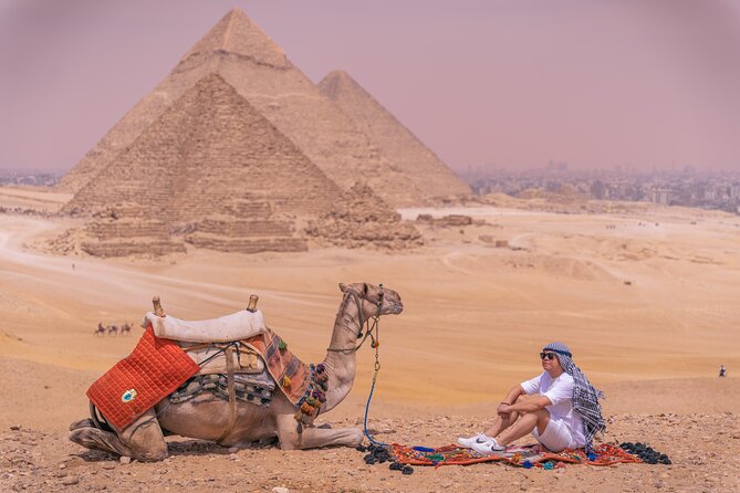 Giza pyramids with professional photography - Meeting the pyramids with a camera ready