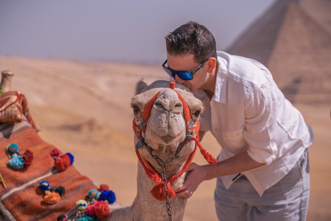 Giza pyramids with professional photography - Who will get the most from this experience