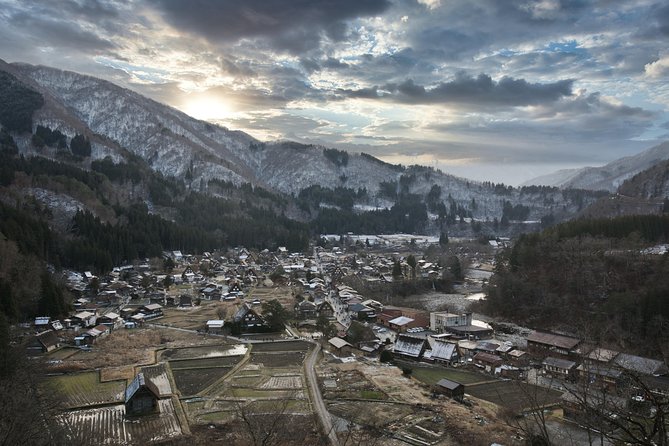 Gokayama and Shirakawago/Photoshoot by professional photographer - Inside Wada House for a closer look