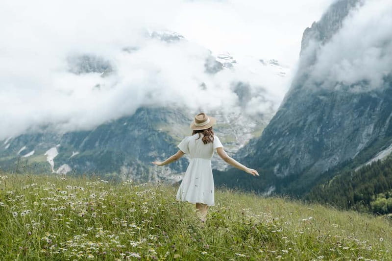 Grindelwald: Private Photoshoot by Professional Photographer - How the posing help changes the experience