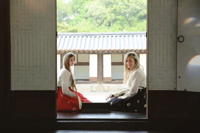 Gyeongbokgung Hanbok Photoshoot - Plan the hanbok rental before the camera comes out