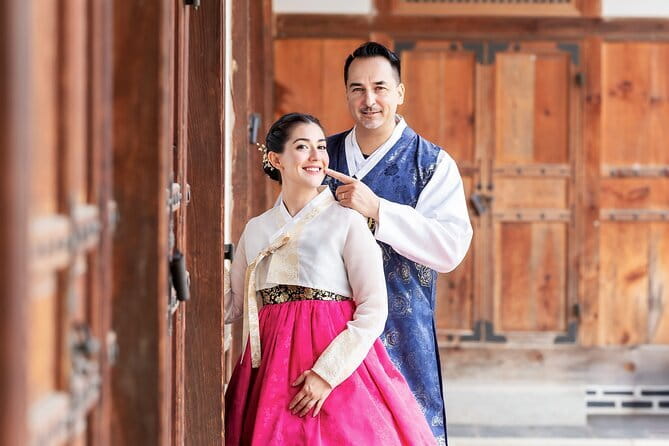 Gyeongbokgung Hanbok Photoshoot - Is $100 per person a fair price?