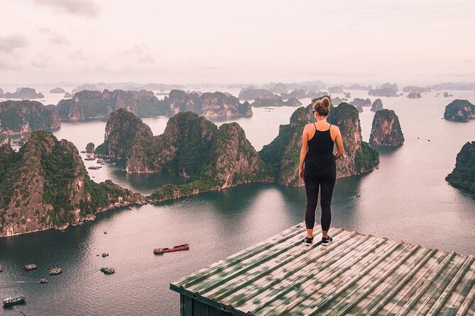 ️ Ha Long Bay Instagram Tour: Most Famous Spots (Private & All-Inclusive) - Tuan Chau Island and the switch to a private boat